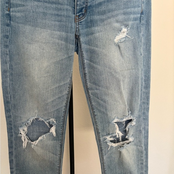 American Eagle Outfitters Light Blue Distressed Tomgirl Jeans Size 2 - Picture 2 of 5
